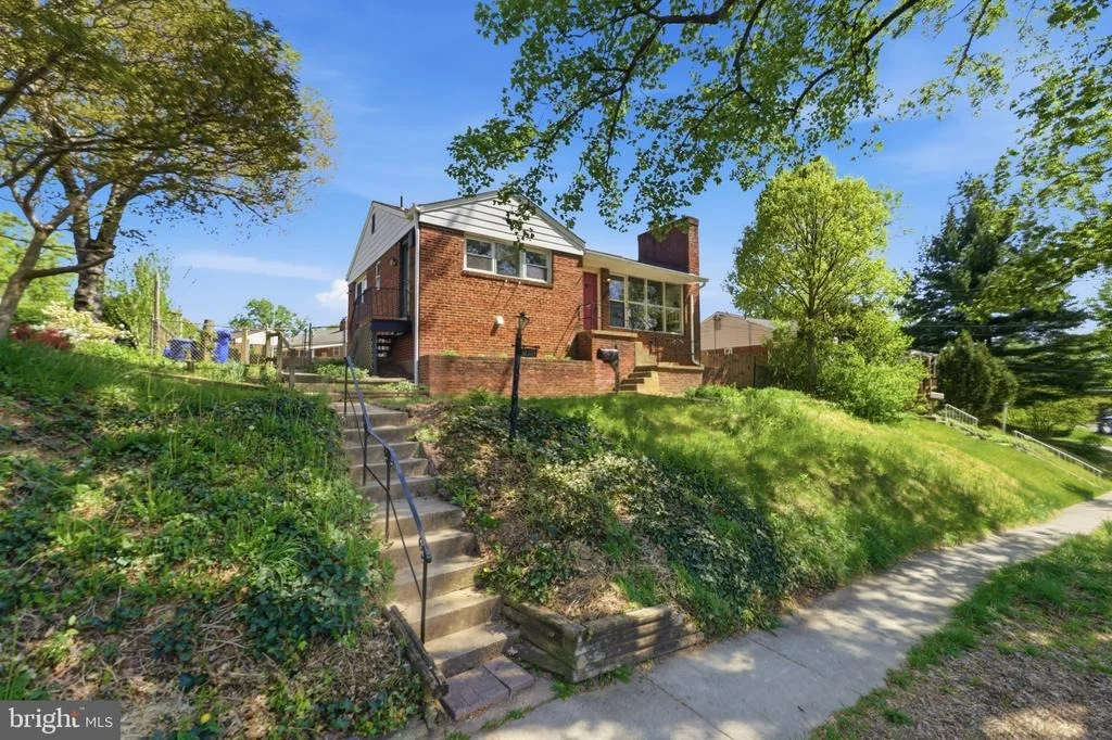 Photo of 10303 HAYWOOD DRIVE