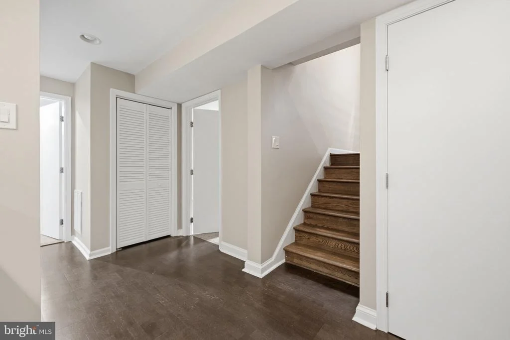 Photo of 7371 CROWN LANE