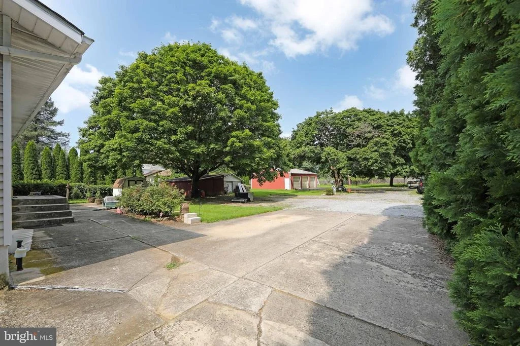 Photo of 313 KINGS HIGHWAY