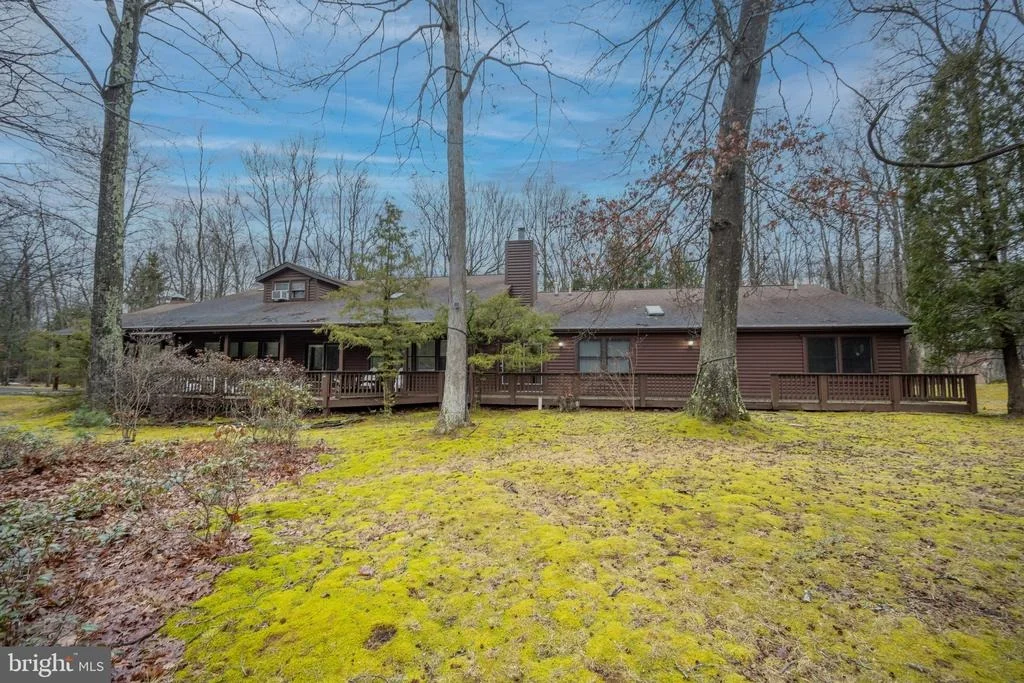 Photo of 526 GLEANINGS DRIVE