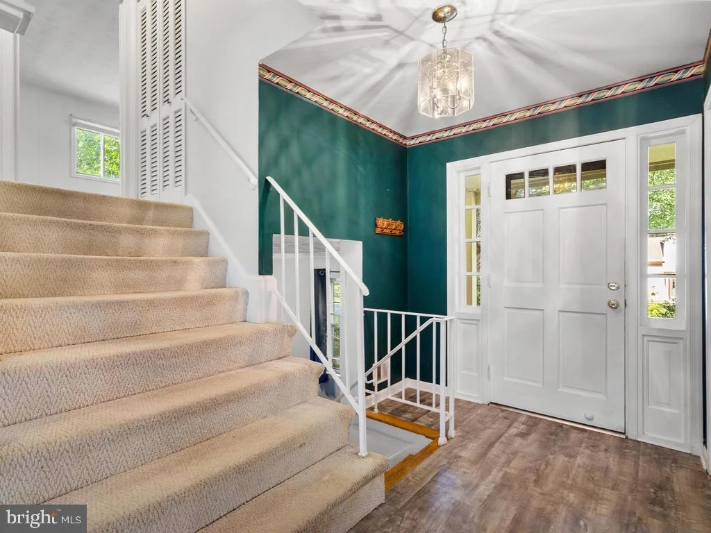 Photo of 19509 DUBARRY DRIVE
