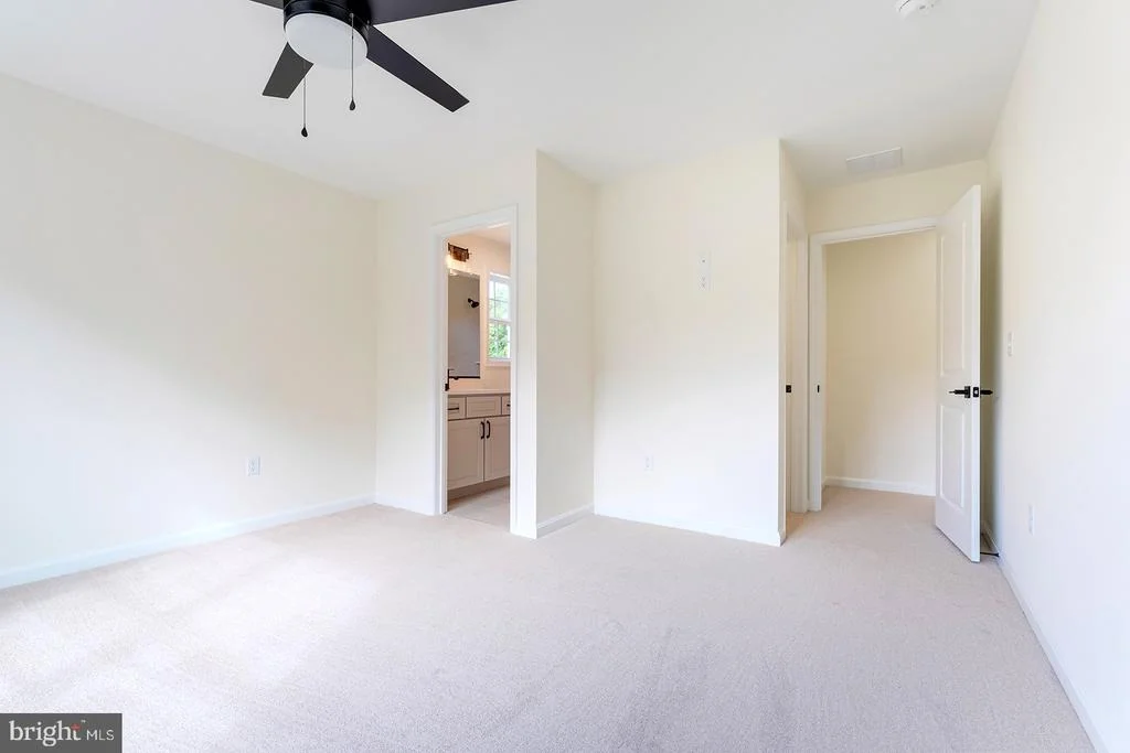 Photo of 165 ROSE BOWL ROAD