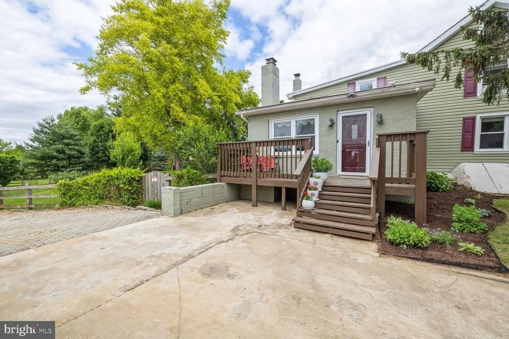 Photo of 6155 KING ROAD