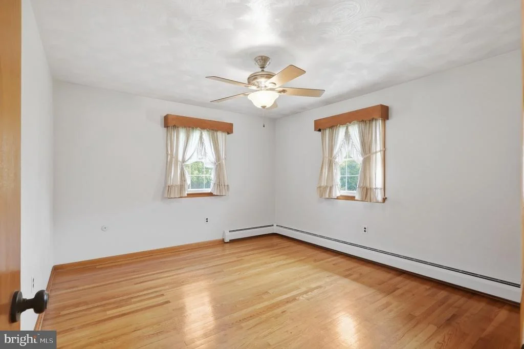 Photo of 5893 AMBAU ROAD