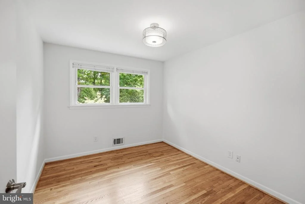 Photo of 2604 WOODEDGE ROAD