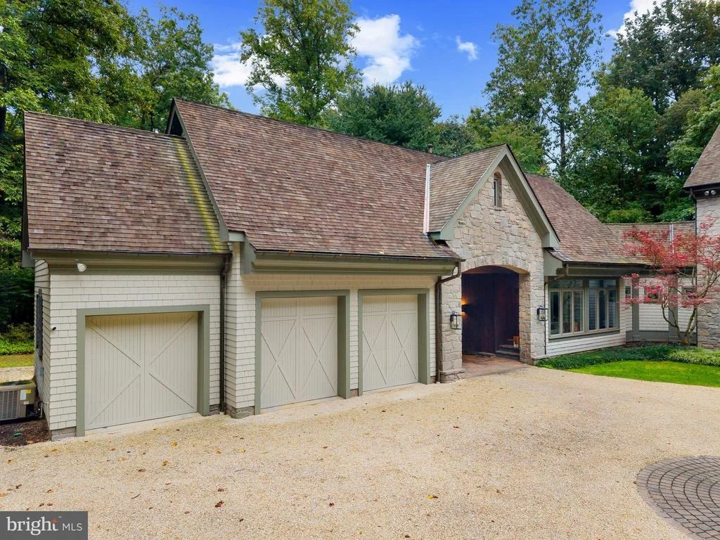 Photo of 3137 BLENDON ROAD