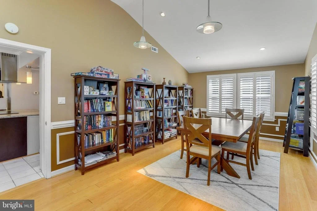 Photo of 6808 HOUNDMASTER ROAD