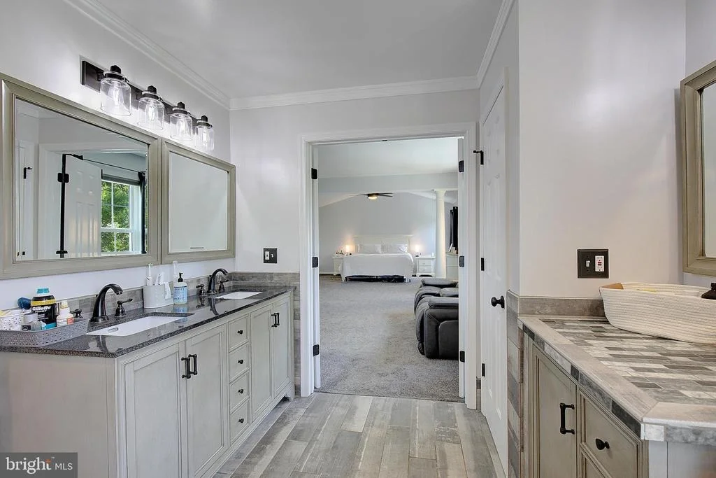 Photo of 2424 VALLEY BROOK LANE