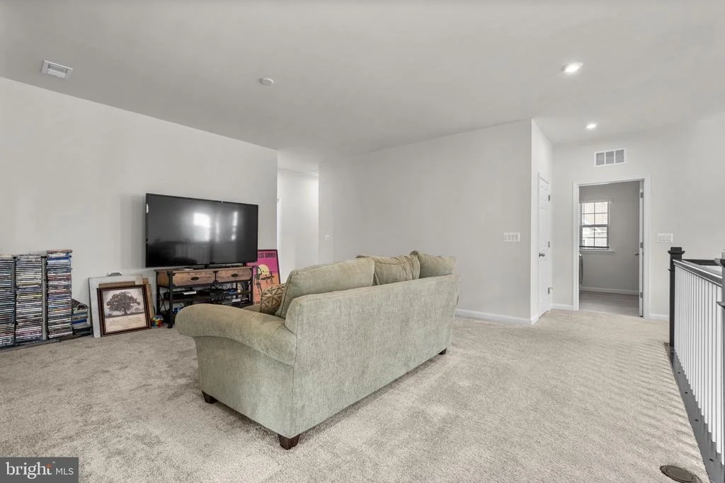 Photo of 68 SNOWDROP DRIVE
