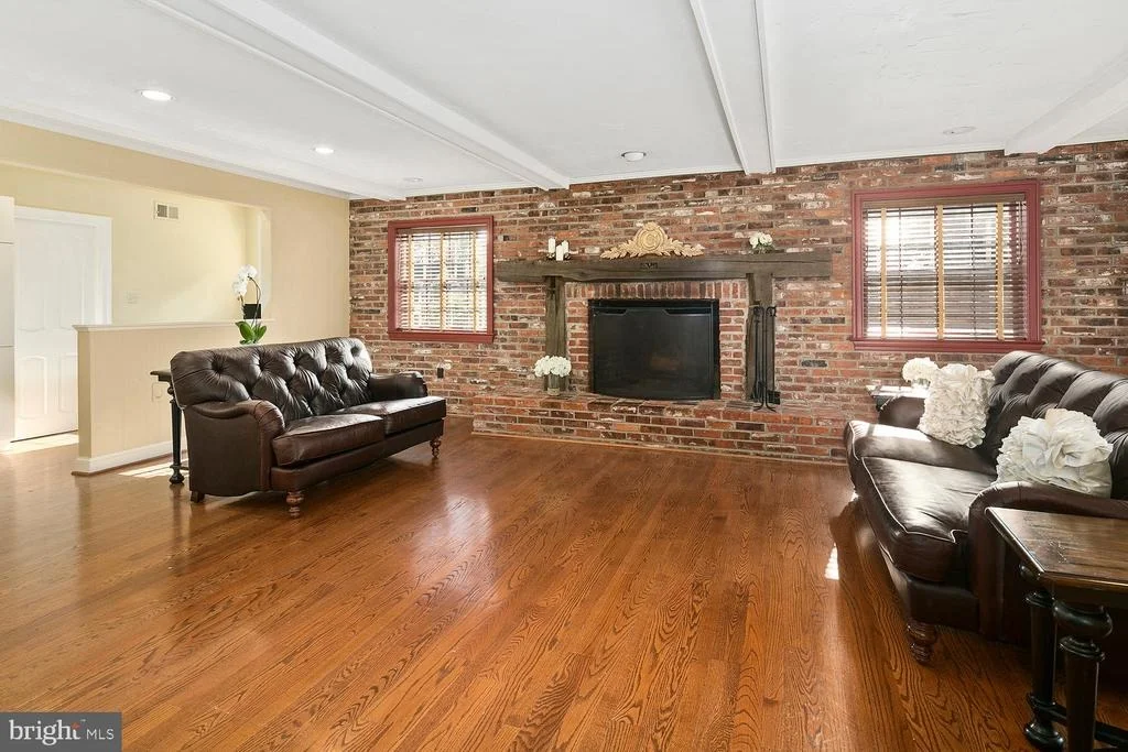 Photo of 1613 FOREST LANE