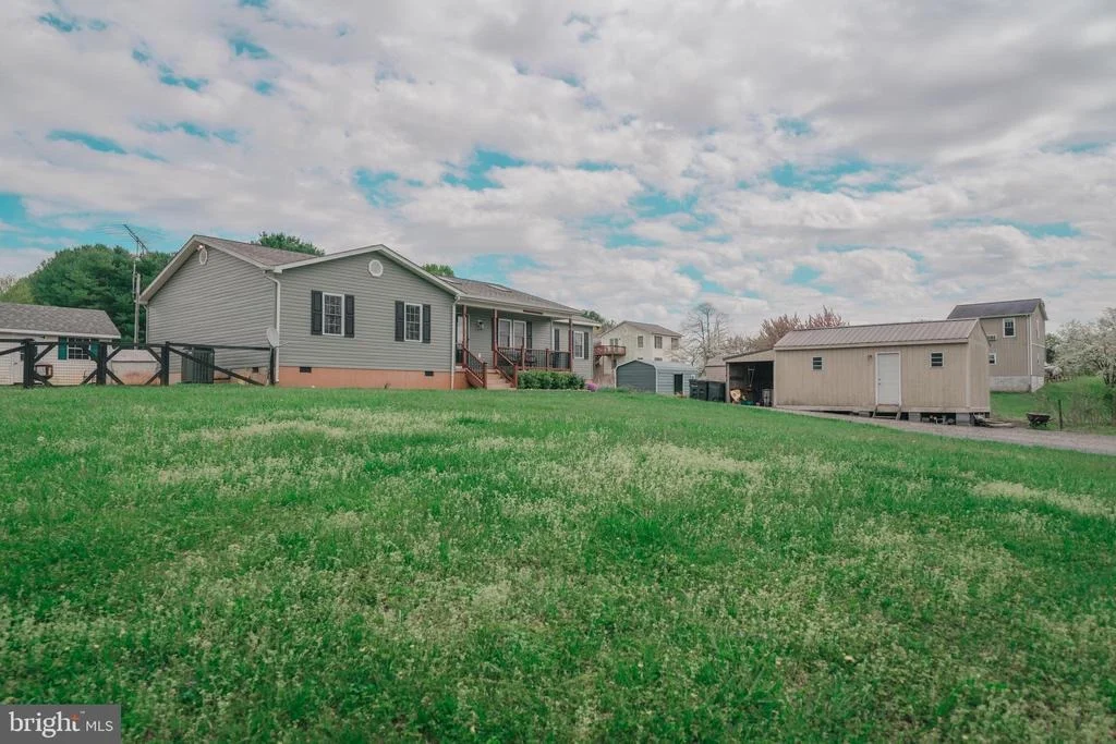 Photo of 15221 WOODCREST DRIVE