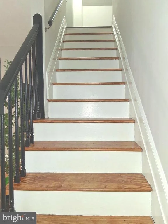 Photo of 1225 LANDOVER ROAD