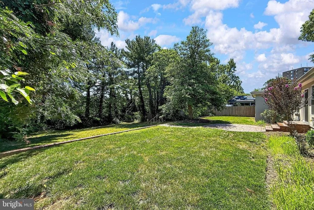 Photo of 201 LONGVIEW DRIVE