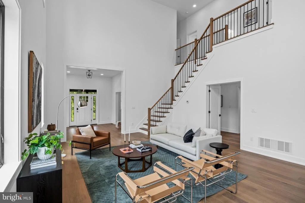 Photo of 8 CHAPEL AVE
