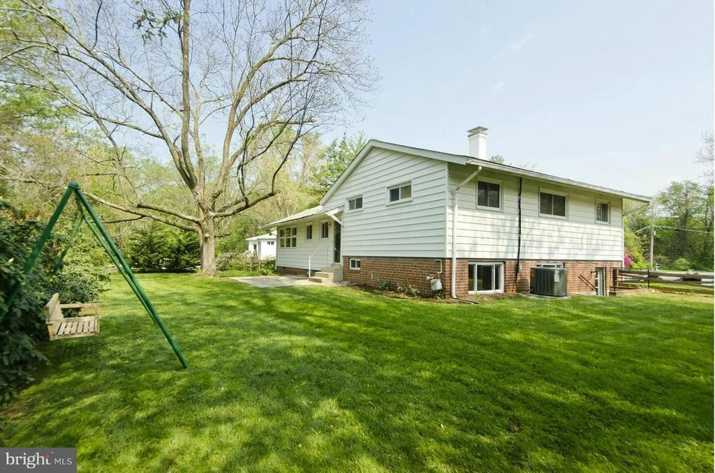 Photo of 6631 IVY HILL DRIVE