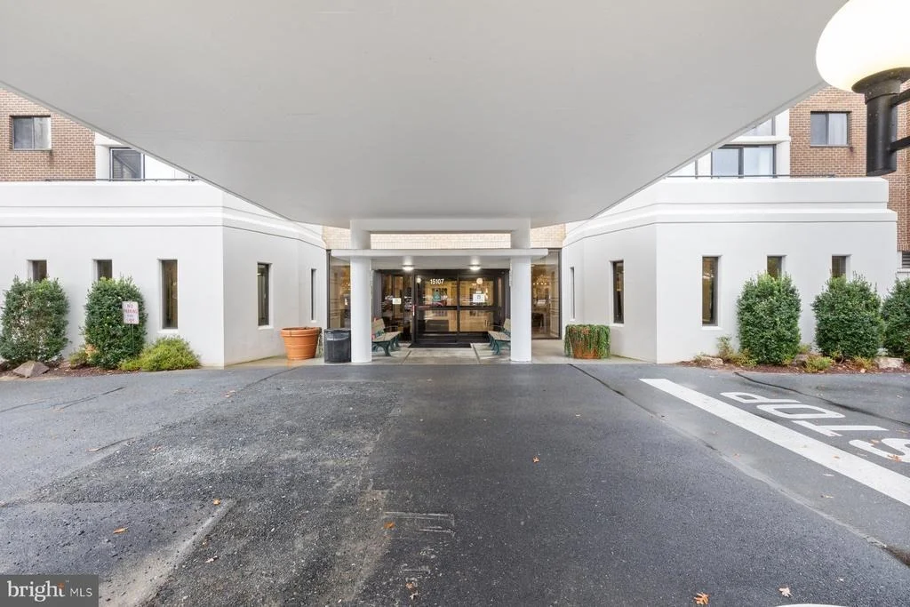 Photo of Unit 2822 at 15107 INTERLACHEN DRIVE