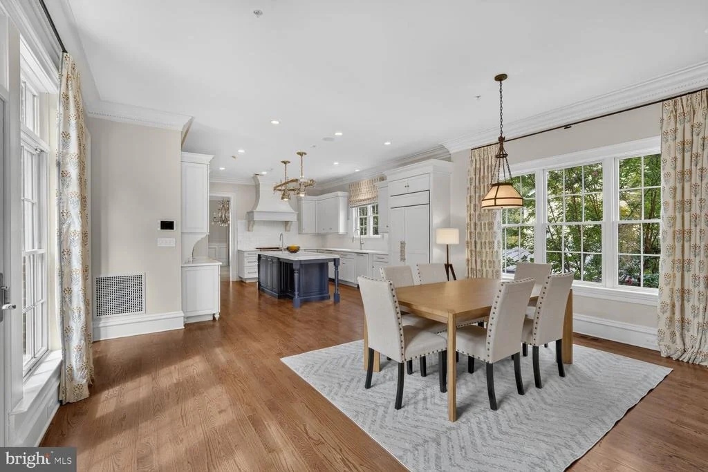 Photo of 1935 FOXVIEW CIRCLE NW