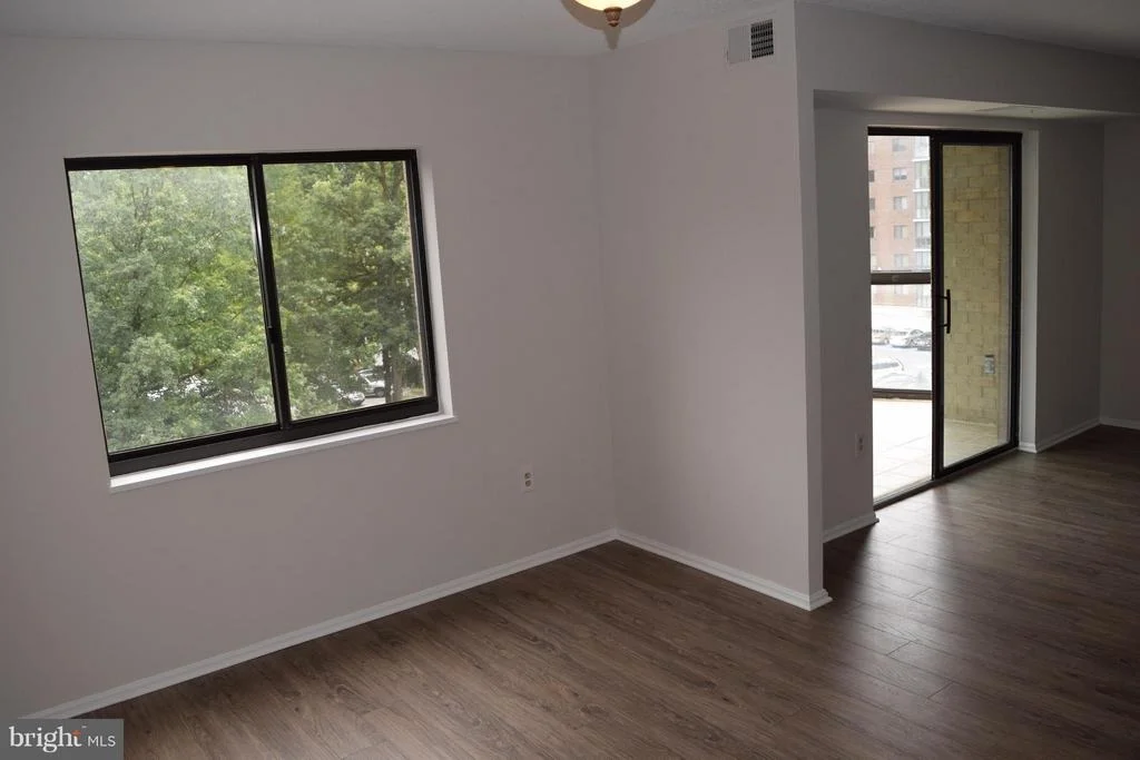 Photo of Unit 3425 at 15115 INTERLACHEN DRIVE