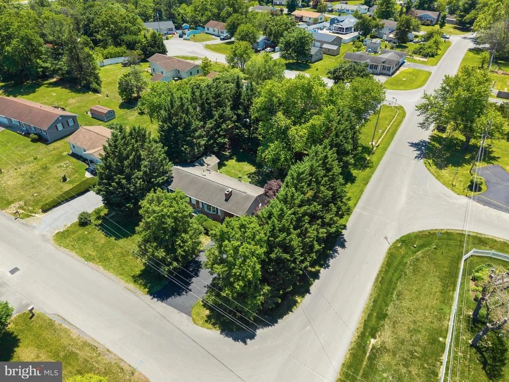 Photo of 100 HUNTCREST CIRCLE