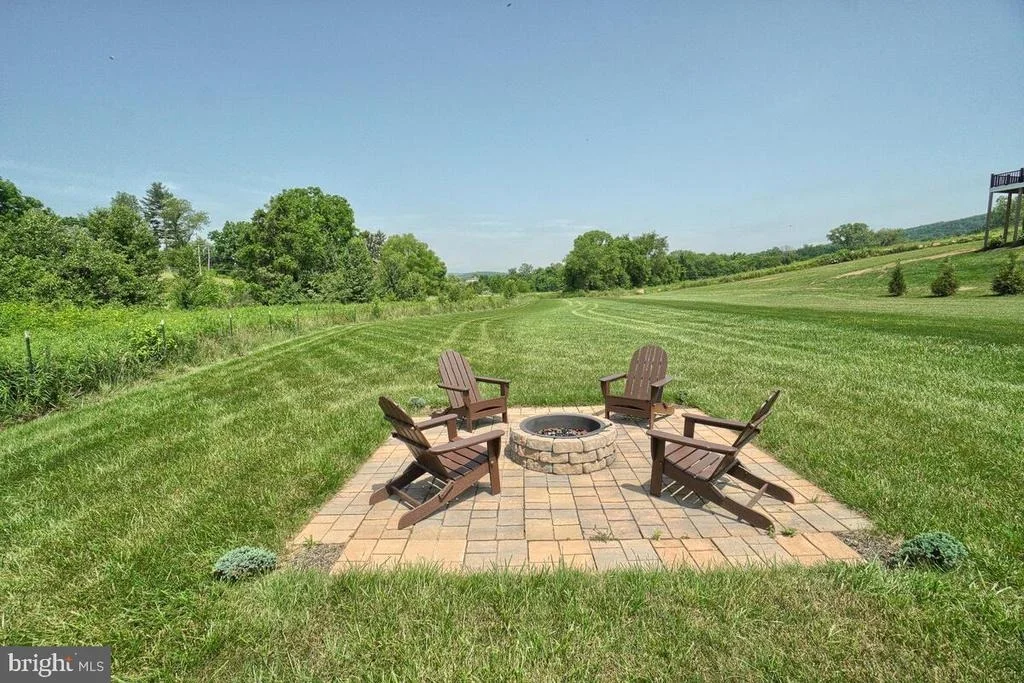 Photo of 8702 HAWBOTTOM ROAD