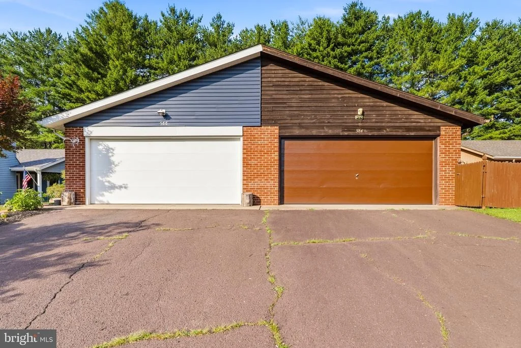Photo of 588 MEADOWBROOK DRIVE