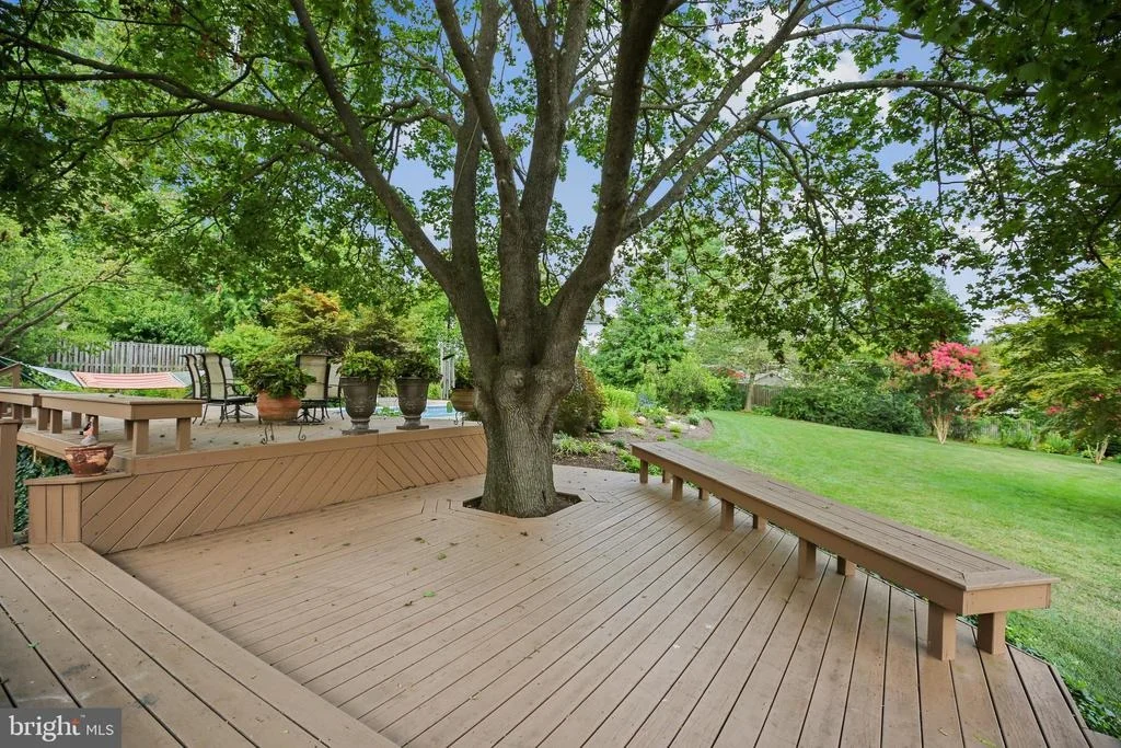 Photo of 15225 CENTERGATE DRIVE
