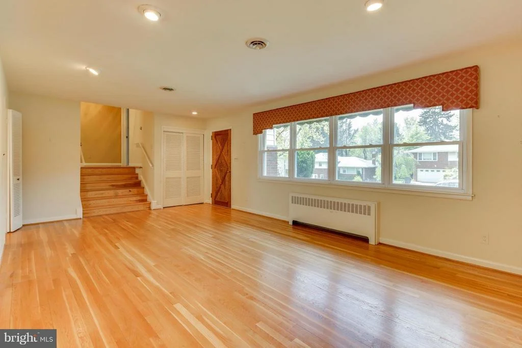 Photo of 6605 DEANCROFT ROAD