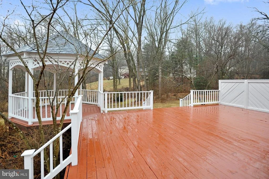 Photo of 1804 LONGMEAD ROAD