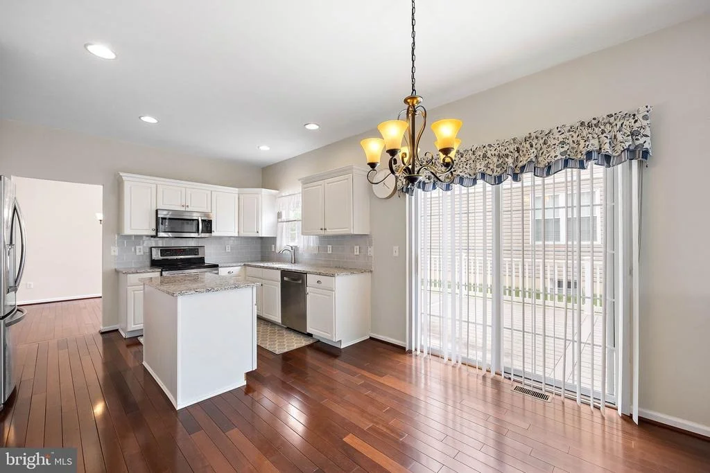 Photo of 704 SHIPTON ROAD