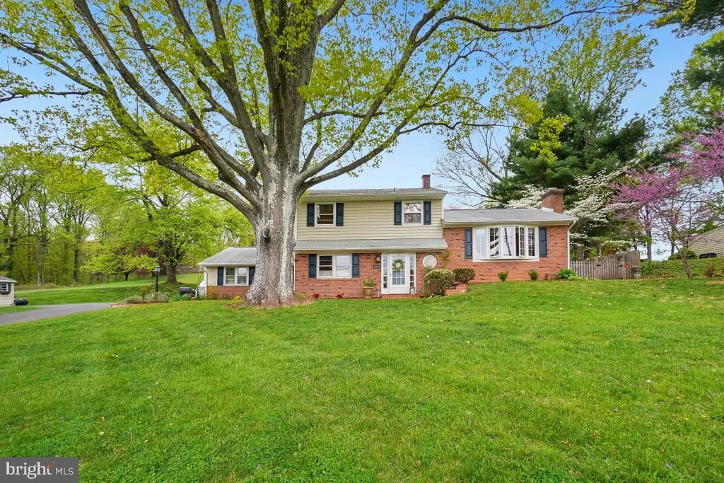 Photo of 7516 OAKMONT DRIVE