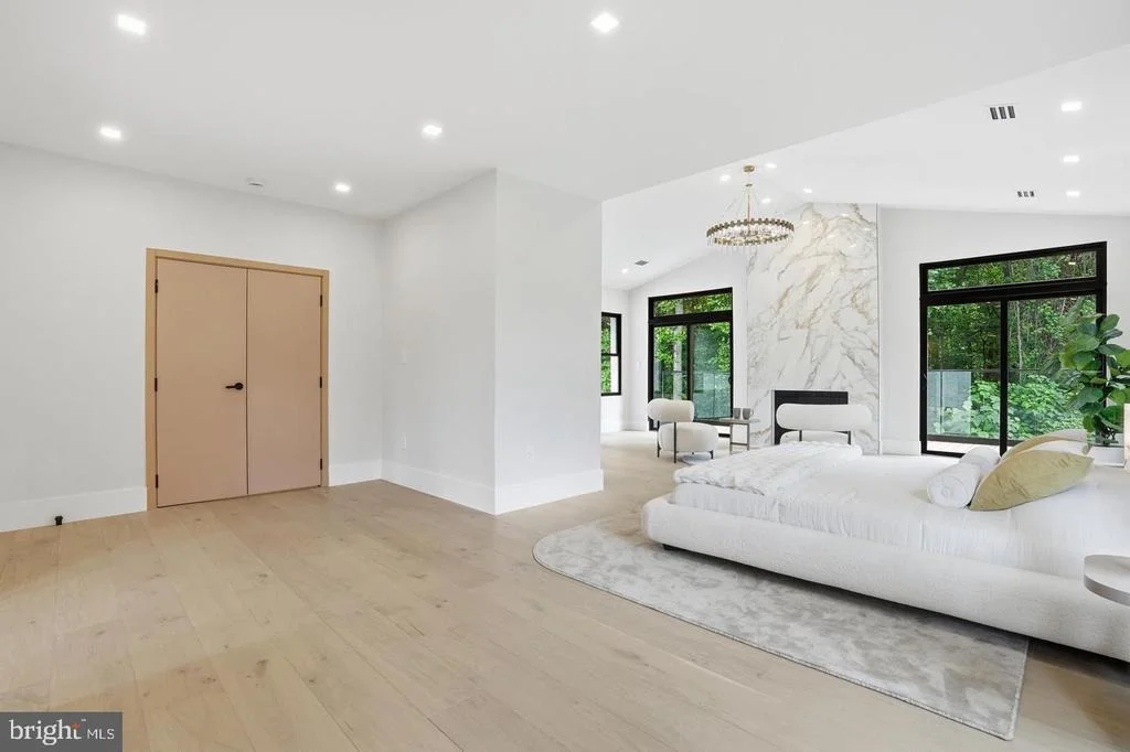 Photo of 1124 SAVILE LANE
