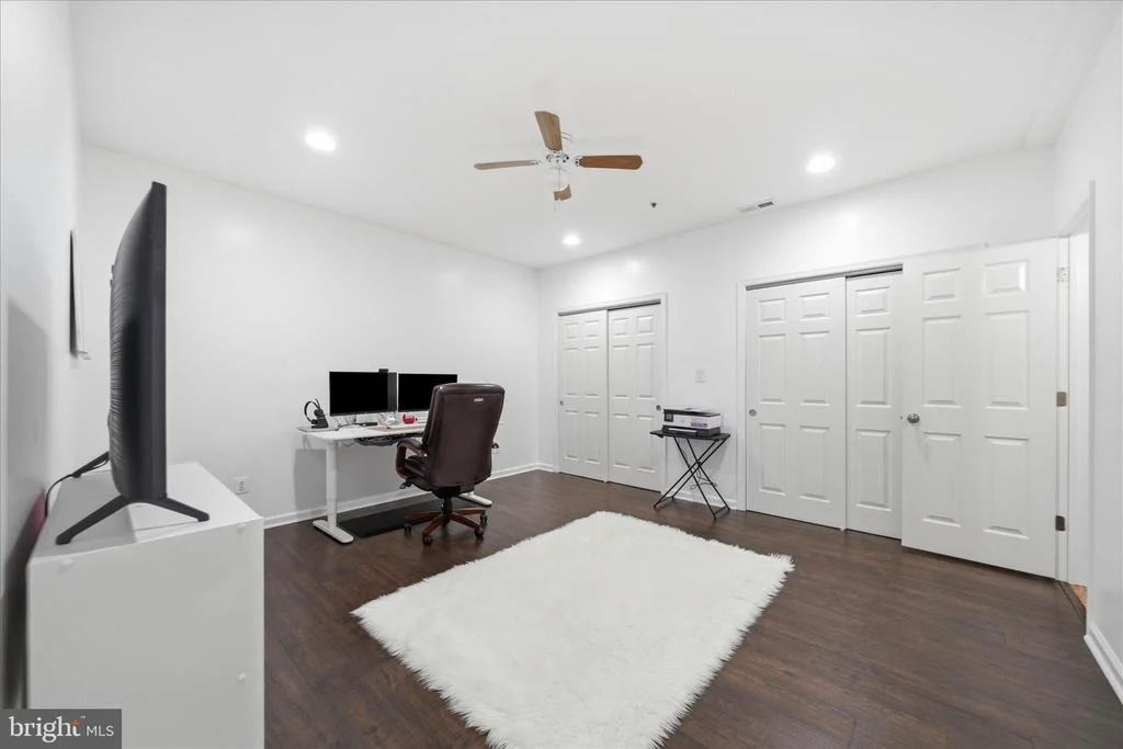 Photo of 23121 FREDERICK ROAD