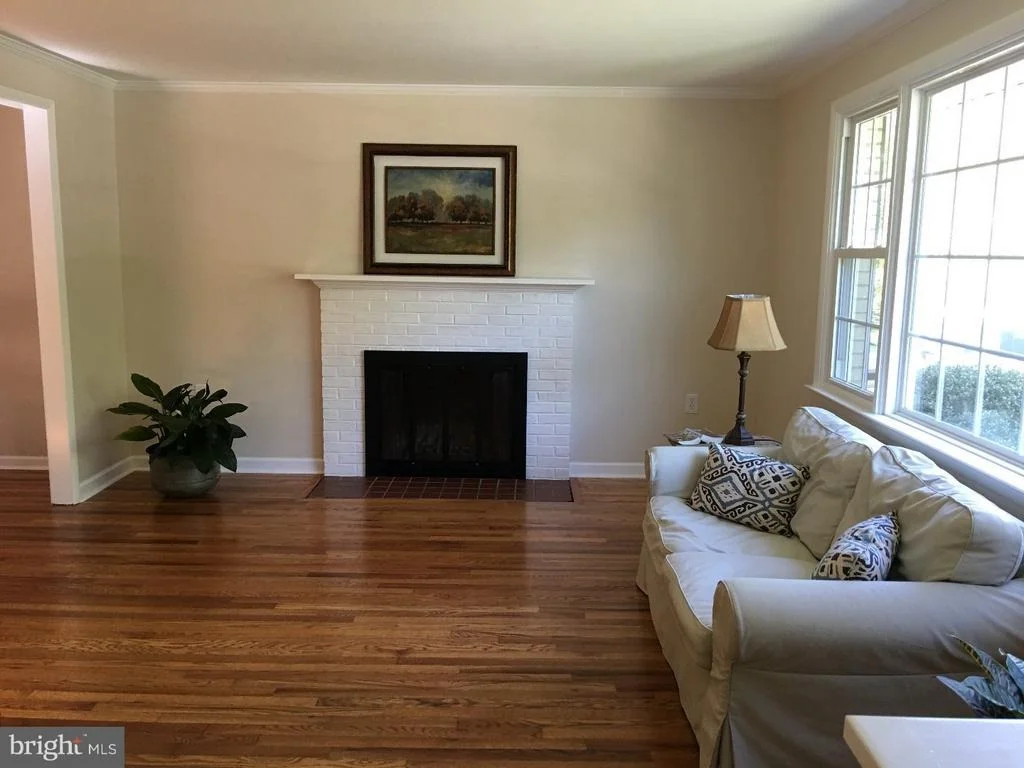 Photo of 1233 CRESTOVER ROAD
