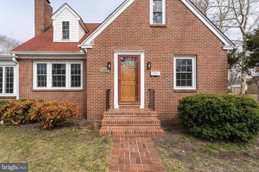 Photo of 227 PINEHURST AVENUE