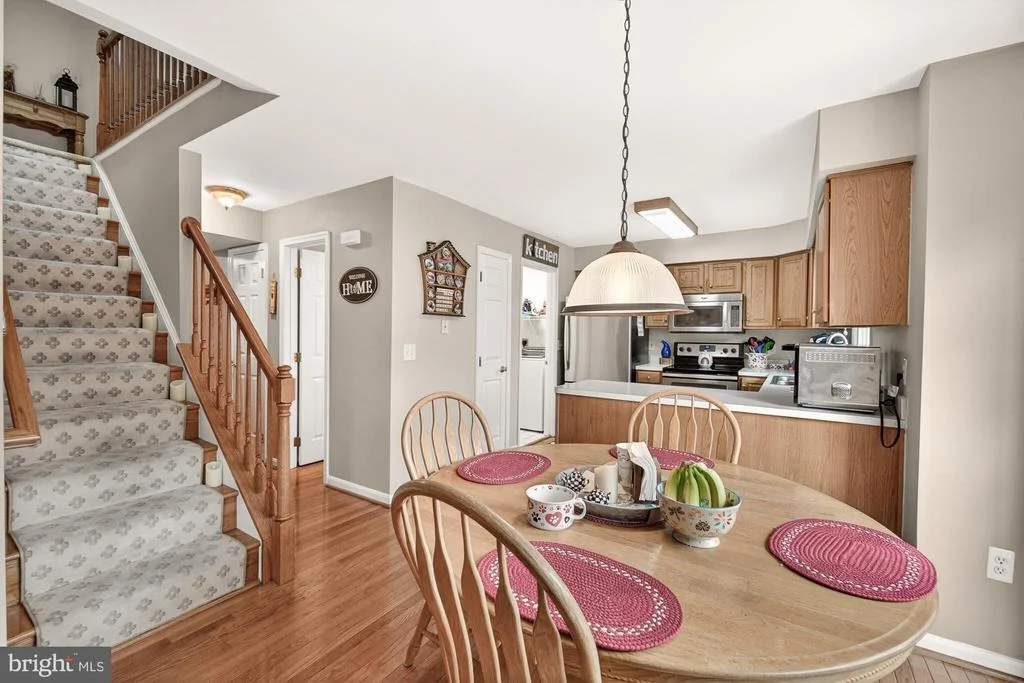 Photo of 2094 E GREENLEAF DRIVE