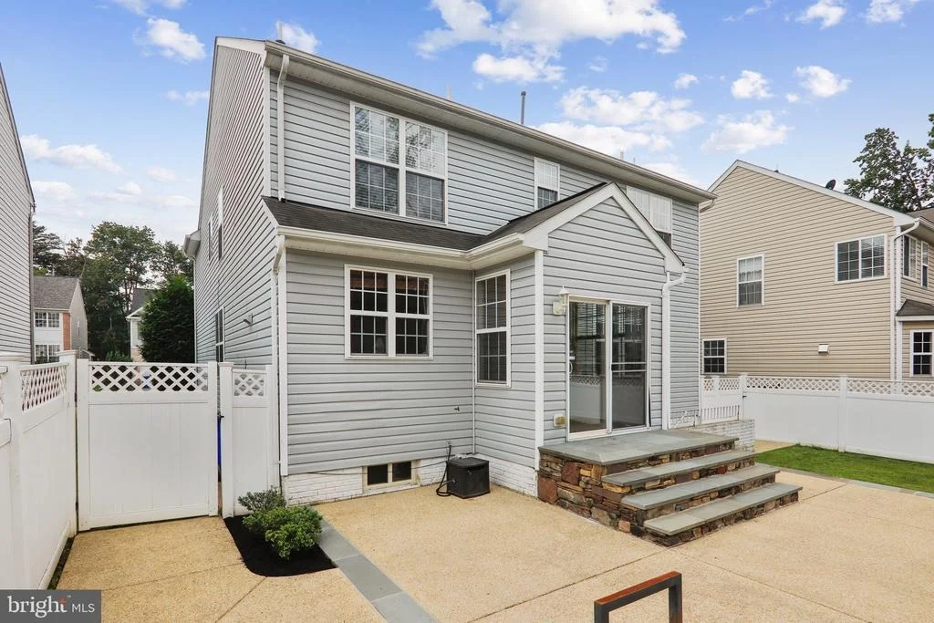Photo of 9610 MASON LANE