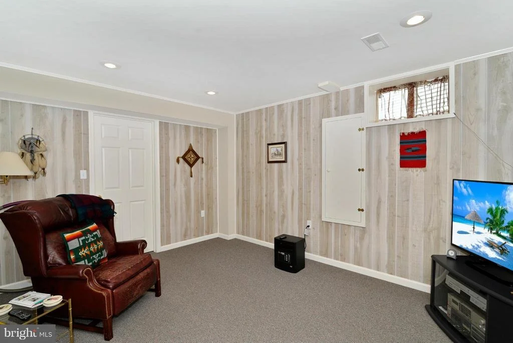 Photo of 1023 BEXHILL DRIVE