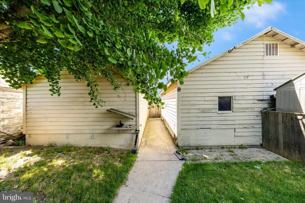 Photo of 209 MONROE AVENUE