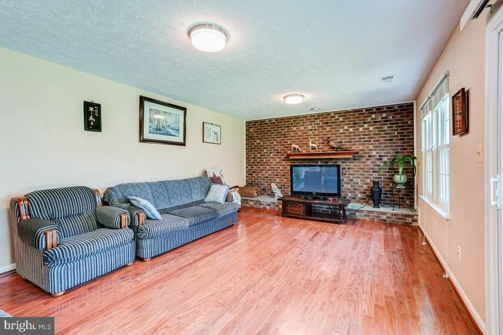 Photo of 344 GREENSPRING LANE