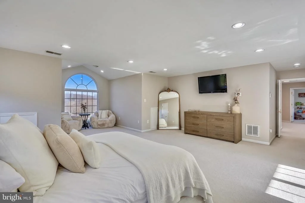 Photo of 9517 GREENEL ROAD