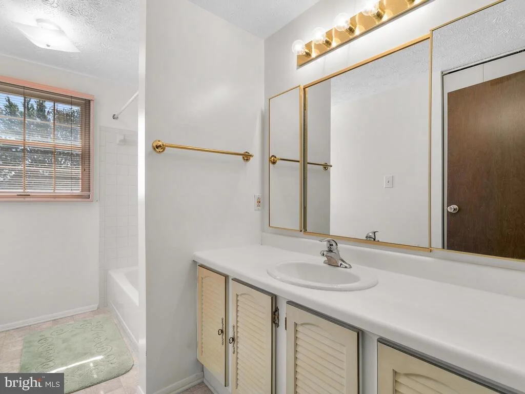 Photo of 4320 LEEDS HALL DRIVE