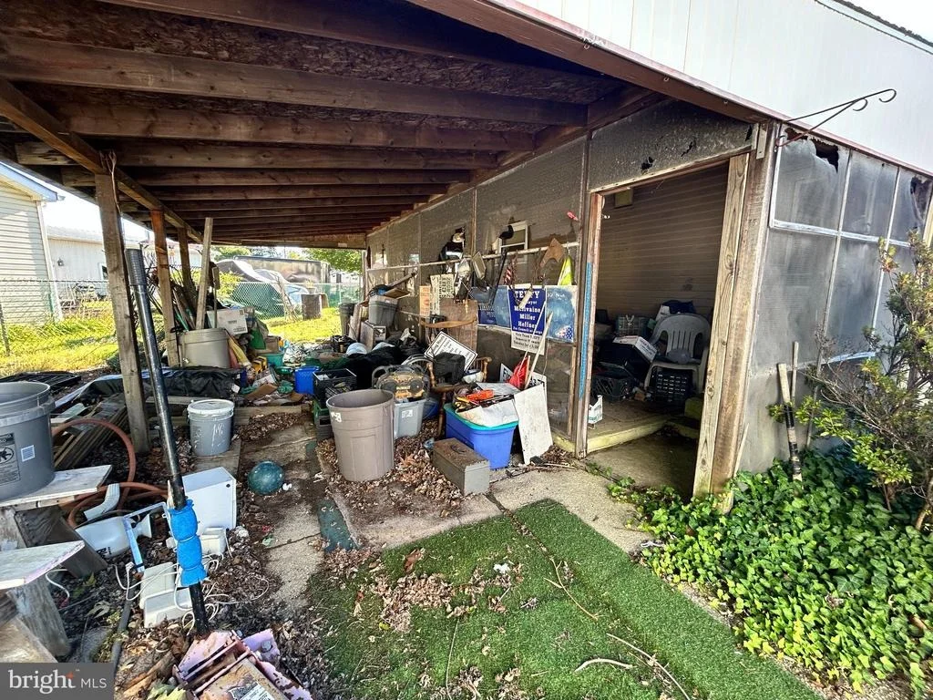 Photo of 24 W LOIS DRIVE