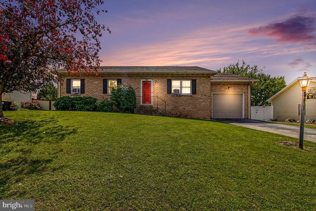 Photo of 81 LION DR.