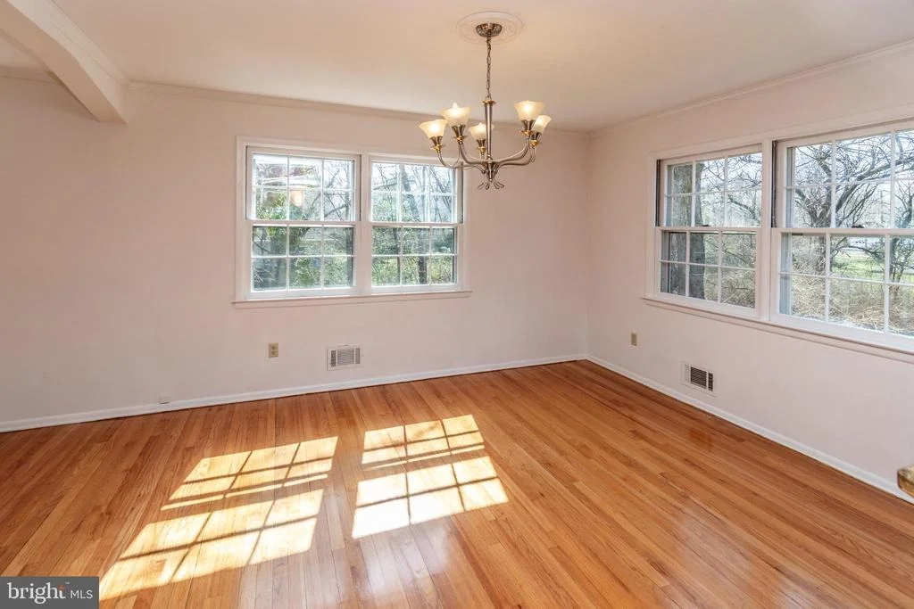 Photo of 6 JEFFREY LANE