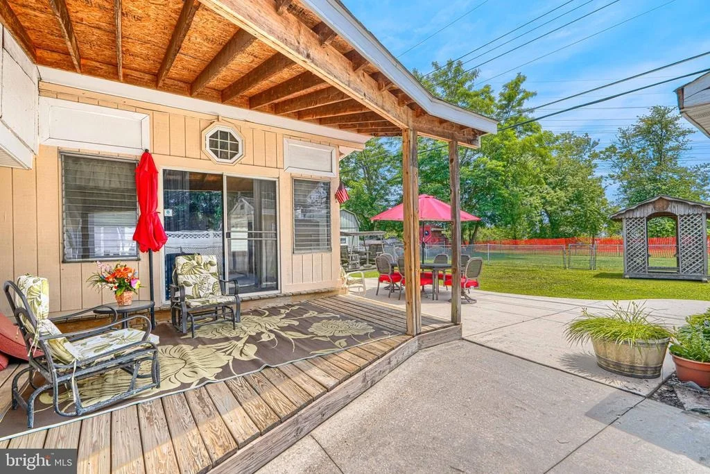 Photo of 7813 FAIRGREEN ROAD
