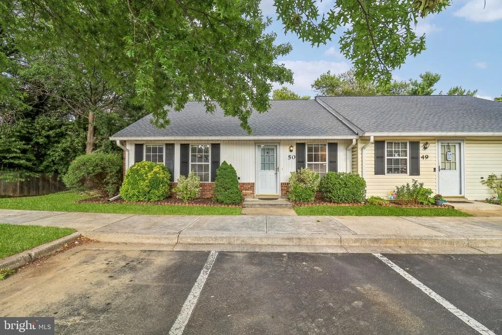 Photo of Unit 5 at 9264 CHERRY LANE