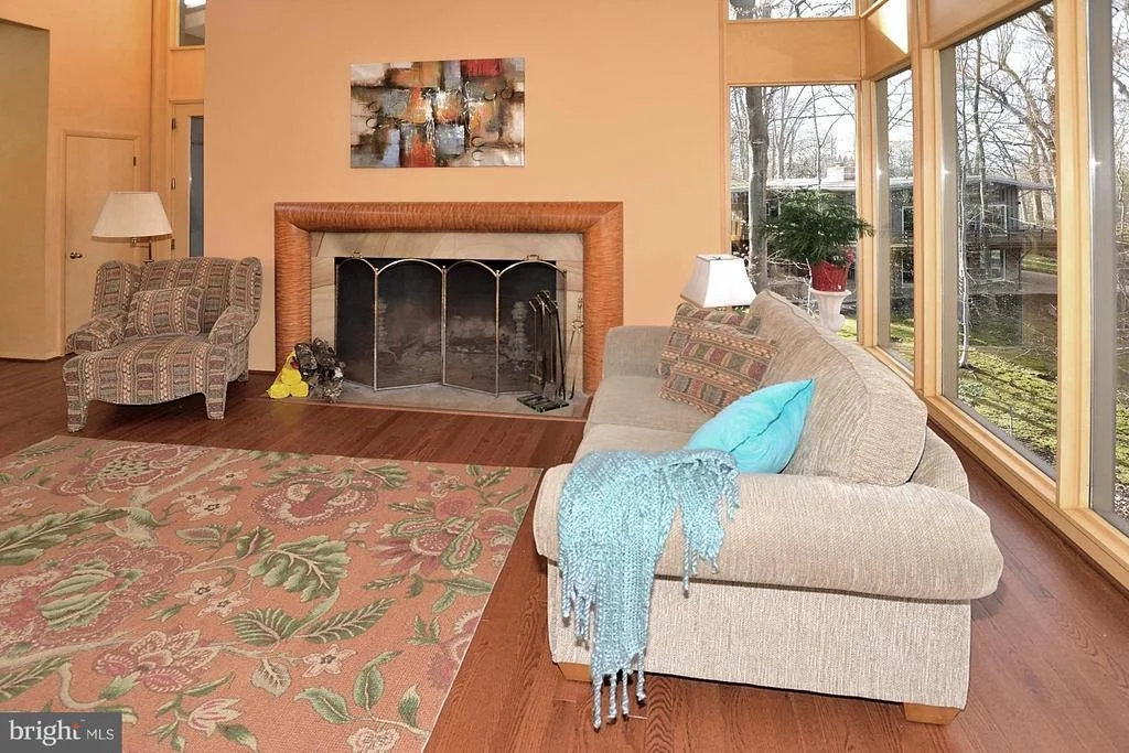 Photo of 4 BUTTONWOOD LANE