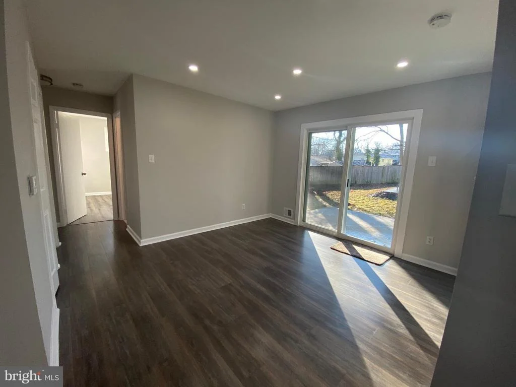 Photo of 9209 ROLLING VIEW DRIVE