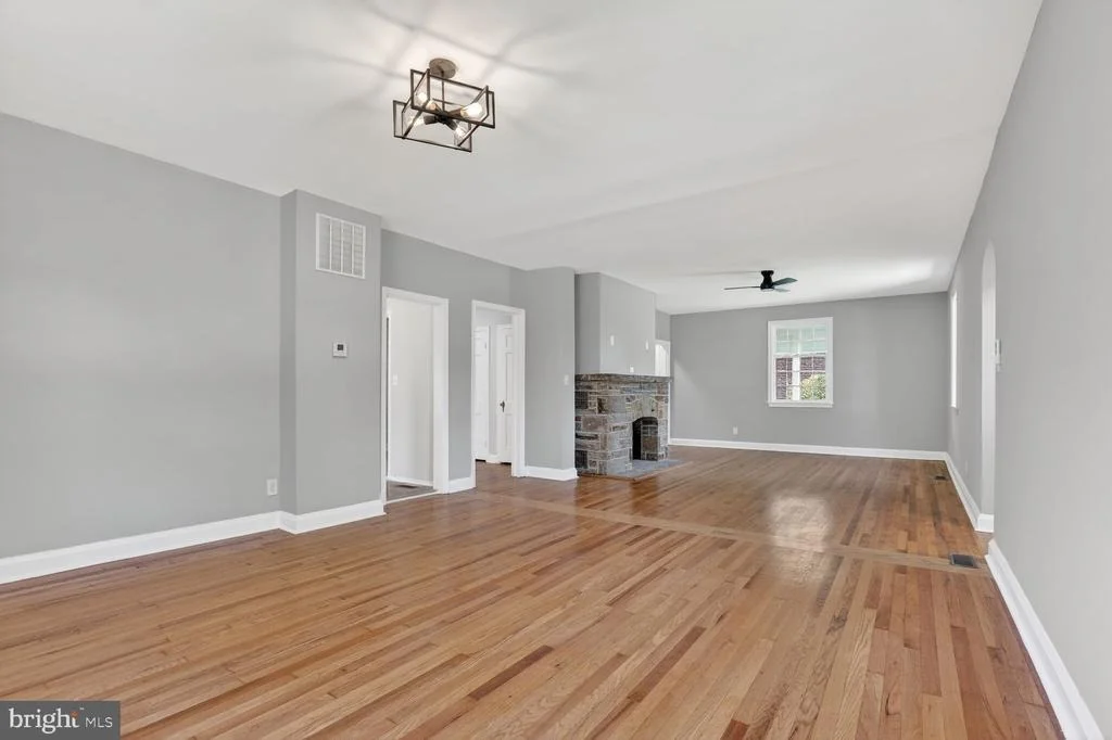 Photo of 315 E COLD SPRING LANE
