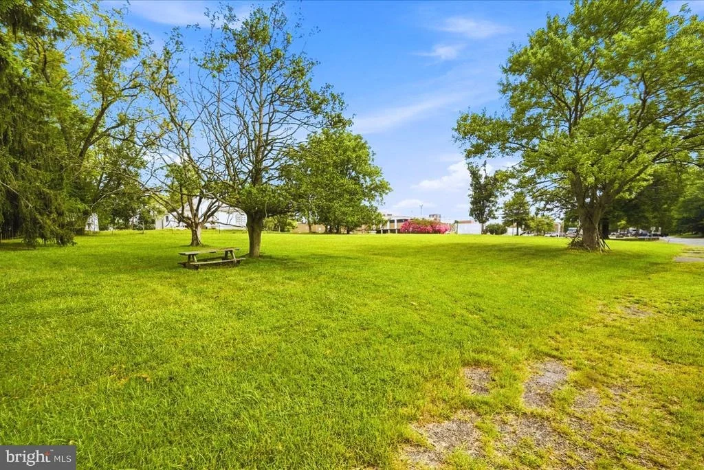 Photo of 5904 MUNCASTER MILL ROAD